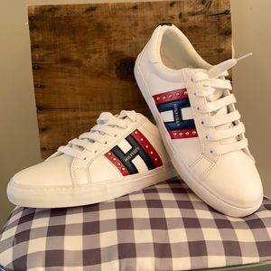Tommy Hilfiger Tennis Shoes ❤️💙